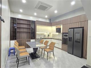 Bán gấp nhà 8t cầu giấy 60m2, giá 14 tỷ, sổ đỏ chính chủ vị trí đẹp mắt gần đường láng vành đai