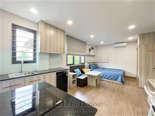Cho thuê chdv 40m2  có bancol, máy giặt riêng, nội thất hiện đại  gần chợ bà chiểu