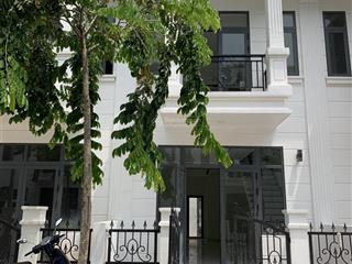 Bán nhà 2 tầng sổ hoàn công, tặng full nội thất cao cấp, tân phước khánh, tân uyên, bình dương