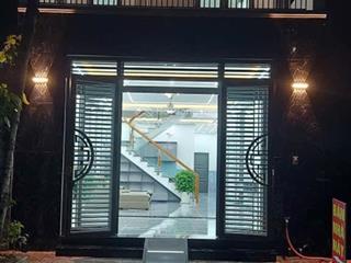 Bán nhà 1 trệt 1 lầu hội nghĩa,tân uyên,bình dương (cũ) tặng full nội thất,giá rẻ