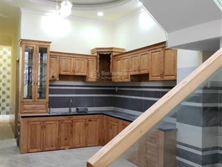 Cần bán gấp nhà 1trệt 1 lầu sổ hoàn công ,tặng full nội thất phường tân khánh,tp.hồ chí minh