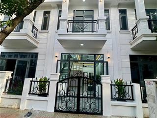 Bán nhà 2 tâng sổ hoàn công,tân uyên,bình dương (cũ) đang cho thuê 7triệu/tháng giá 2ty950