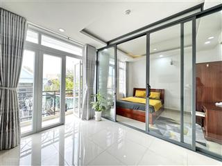 Phòng đón nắng có thang máy  bảo vệ  lê văn sỹ q.3