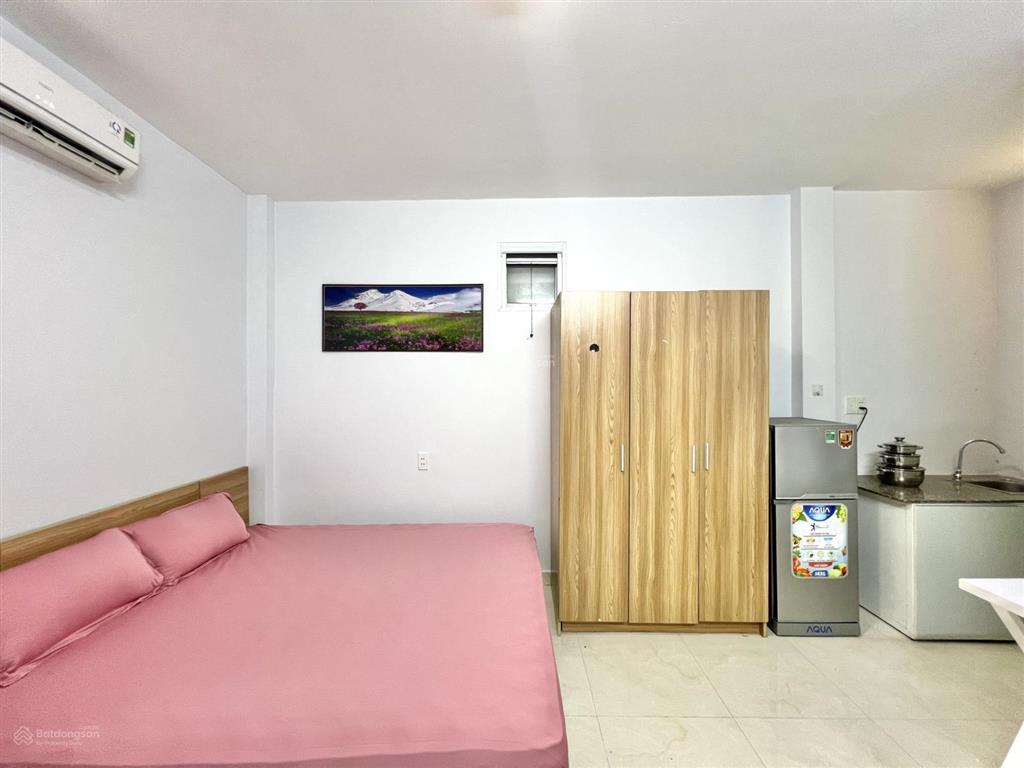 Phòng ban công mới  có thang máy gần vạn hạnh mall