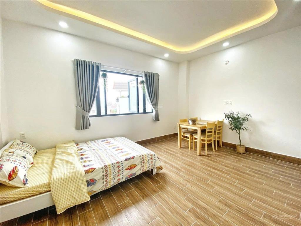 Phòng đẹp cửa sổ lớn gần co.op mart huỳnh tấn phát