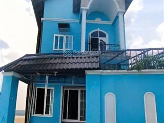 Bán biệt nhà phố diện tích lớn 180m2 giá 6,790tỷ xe hơi ngủ nhà