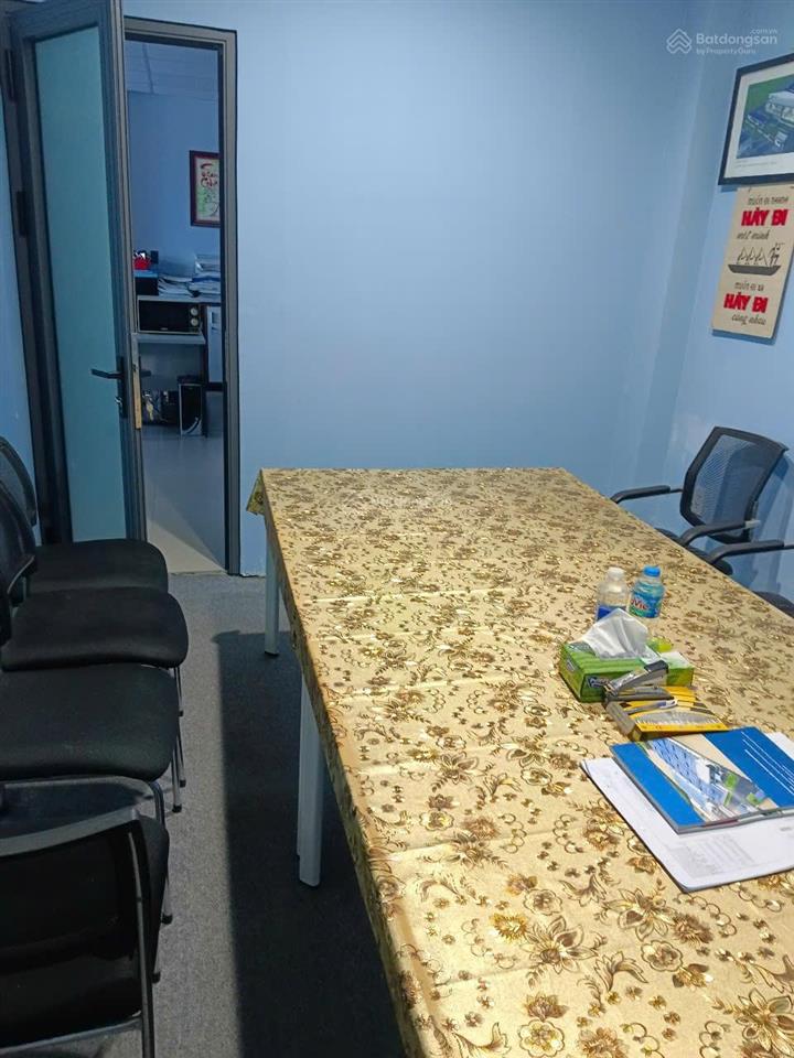 Sàn văn phòng 100m2 đầy đủ bàn ghế (2 phòng)