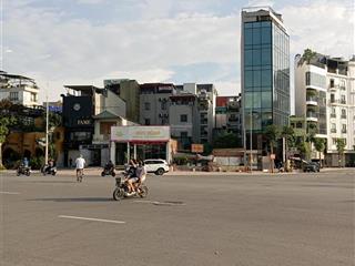Độc quyền bán, siêu hiếm, đắc địa, mảnh đất lô góc hoa hậu mặt phố cổ linh 400m2, mt 15m, 135 tỷ.