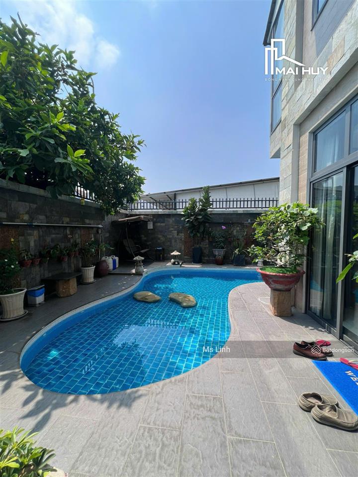 Kẹt vốn bán nhanh biệt thự hồ bơi tặng full nội thất châu âu gần sông, 20x15m cn 301m2 giá 59.9 tỷ