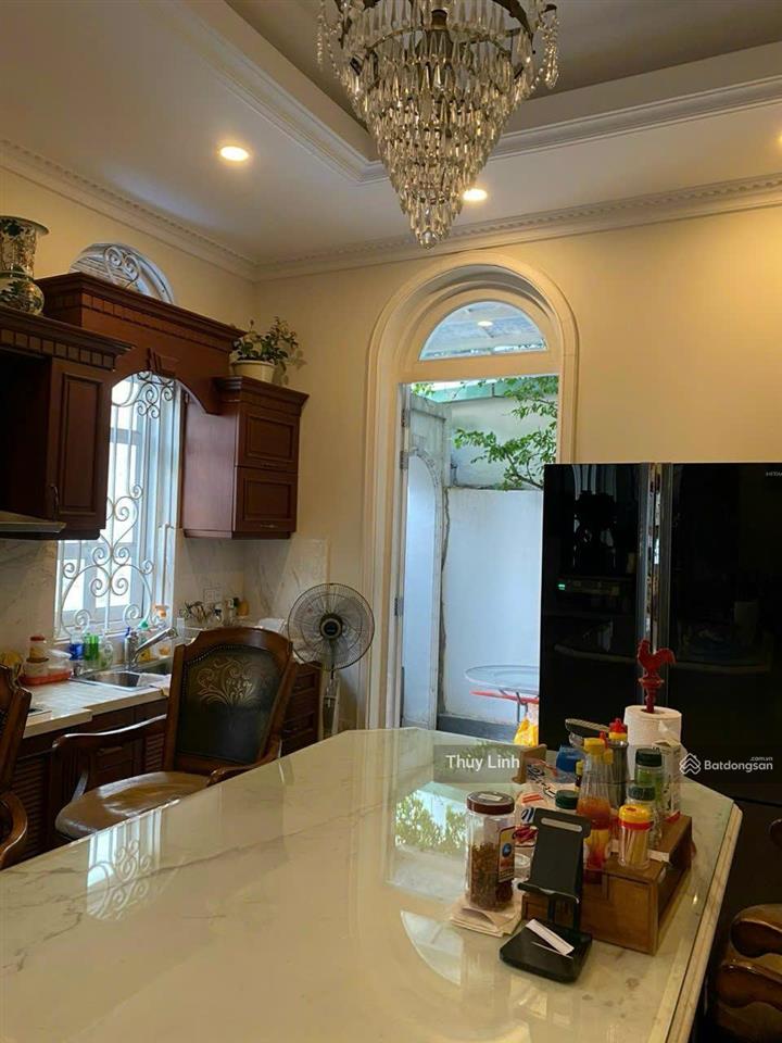 Giảm 5 tỷ  bán nhanh biệt thự hồ bơi mới đẹp ở liền, dt 8x25 cn 202m2, trệt 3 lầu chỉ 38.9 tỷ