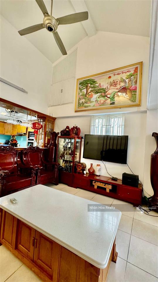 Giảm sâu bán gấp trong tháng biệt thự mới đẹp gần trần lựu, dt 8x20 hầm 3 lầu, giá ngộp, 0943 769 ***