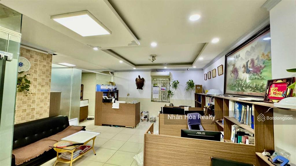 Giảm sâu bán gấp trong tháng biệt thự mới đẹp gần trần lựu, dt 8x20 hầm 3 lầu, giá ngộp, 0943 769 ***