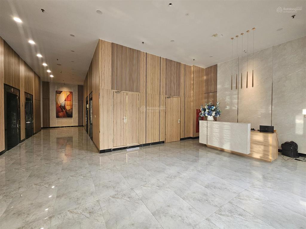 Hàng hiếm 3 ngủ phân khúc 8 tỷ nhô 9tỷ. sổ đỏ 110m2. view đại sứ quán. ngđ 0983 191 ***
