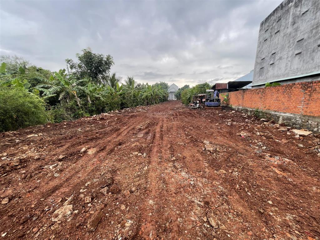 Bán đất 1092m2 sát bên tái định cư p. bảo vinh, cách chợ long khánh 800m, có 100m2 thổ cư