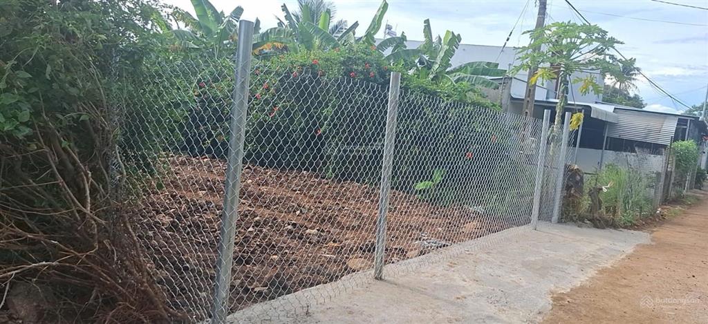 Bán đất 1092m2 sát bên tái định cư p. bảo vinh, cách chợ long khánh 800m, có 100m2 thổ cư