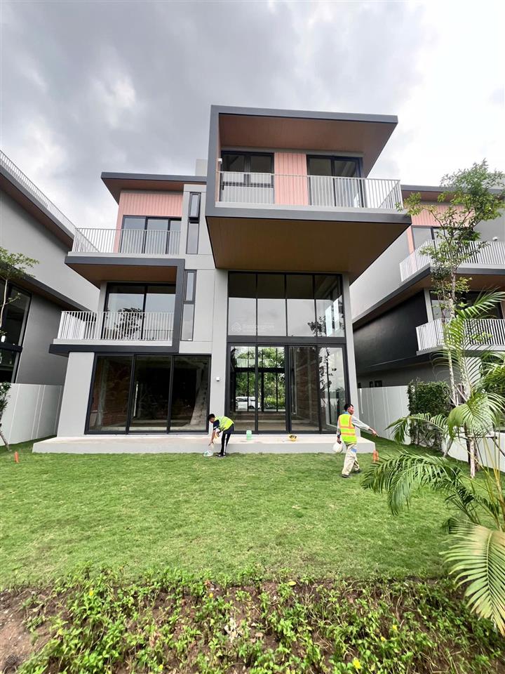 Bán dinh thự sông lơn  hàng hiếm giá tốt