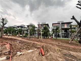 Bán dinh thự sông lơn  hàng hiếm giá tốt