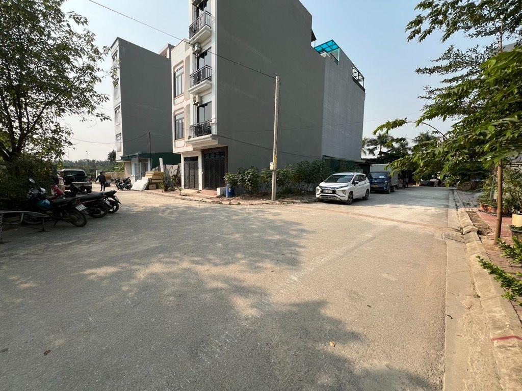 Bán gấp đất DV Phú Vinh, DT 90m2, MT 6.8m, giáp Splendora hoa lệ