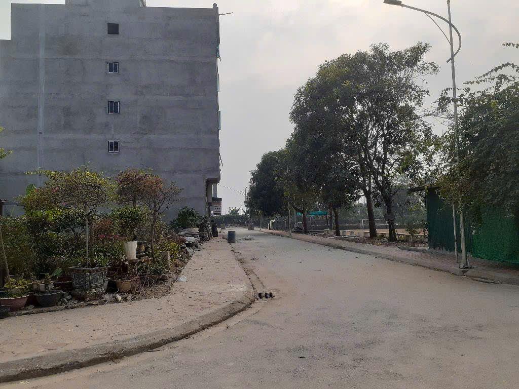 Bán gấp đất dịch vụ Yên Lũng, An Khánh, DT 86m2, lô góc cạnh sân bóng