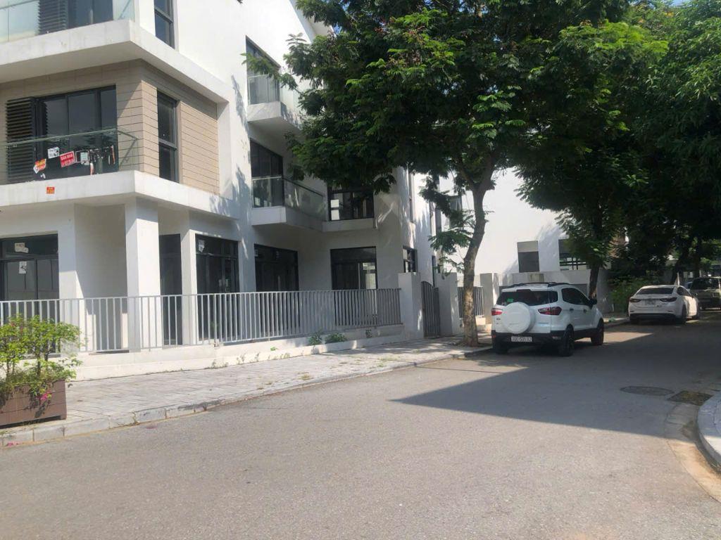 Chính chủ bán gấp biệt thự  An Vượng Villa, DT 300m2, lô góc siêu thoáng