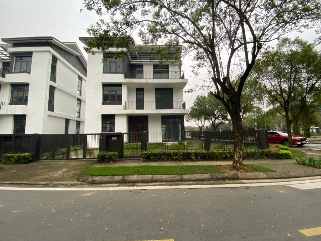 Bán BTĐL dãy BT4 Hà đô Charm Villas, DT 350m2, lô góc trục chính công viên, giá 159tr/m2