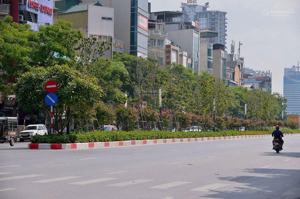 Bán gấp nhà mặt phố Trần Duy Hưng, DT 95m2, 7 tầng, cho thuê 130tr/ tháng, giá chỉ 61.75 tỷ