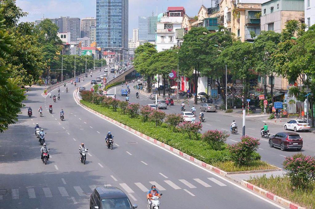 Bán gấp nhà mặt phố Trần Duy Hưng, DT 95m2, 7 tầng, cho thuê 130tr/ tháng, giá chỉ 61.75 tỷ