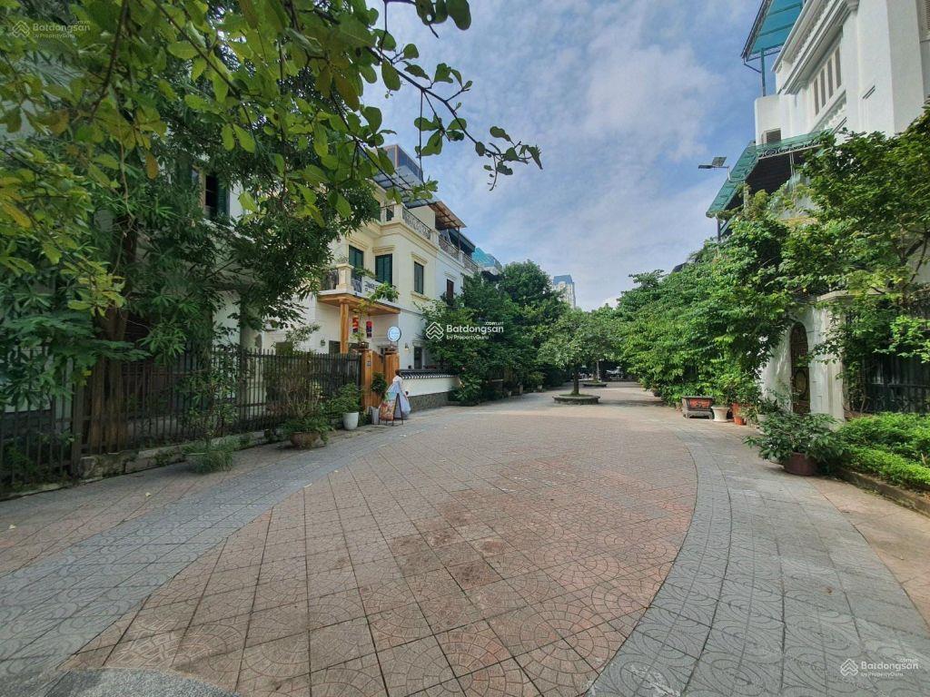 Bán gấp biệt thự 193m2 Sông Đà Mỹ Đình, nội thất cao cấp, giá chỉ 299tr/m2