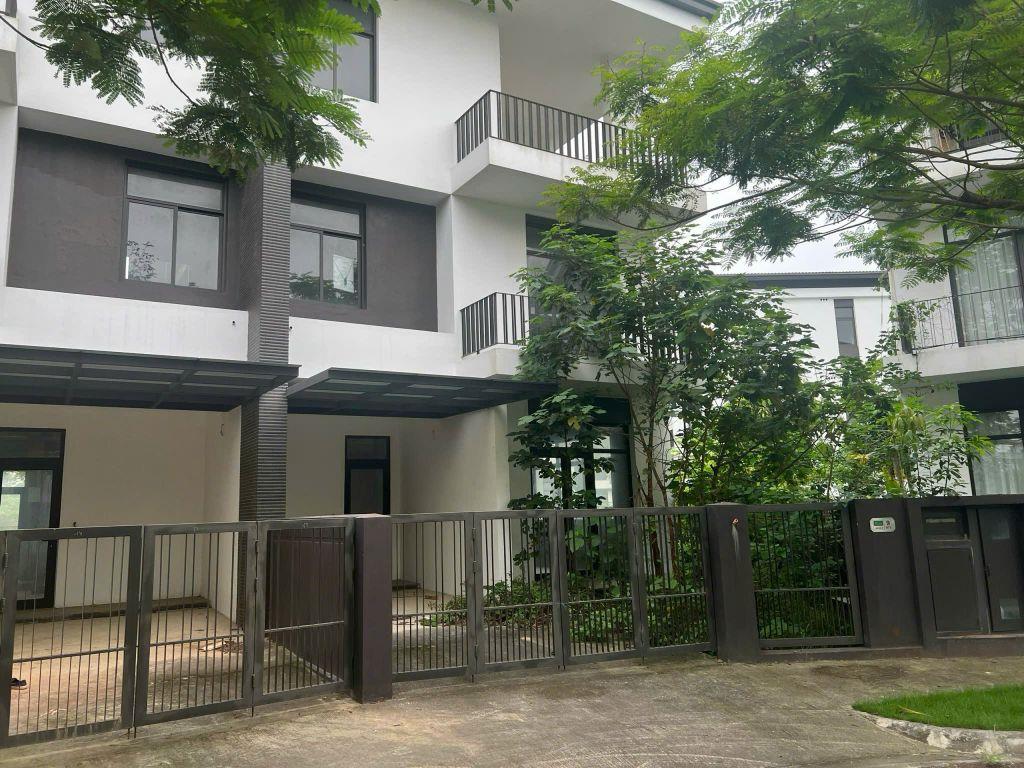 Bán BTSL Hà đô charm villas, DT 245m2 giá chỉ 145tr/m2