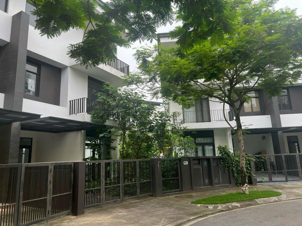 Bán BTSL Hà đô charm villas, DT 245m2 giá chỉ 145tr/m2