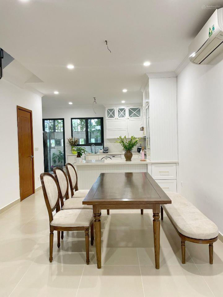 Bán gấp liền kề 92m2 Vinhomes Thăng Long, nội thất xịn xò