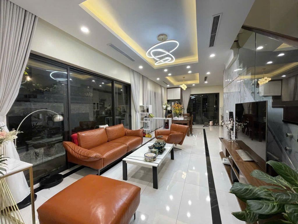 Bán biệt thự Vinhomes Thăng Long, DT 154m2, nội thất đẹp, giá chỉ nhỉnh 24 tỷ