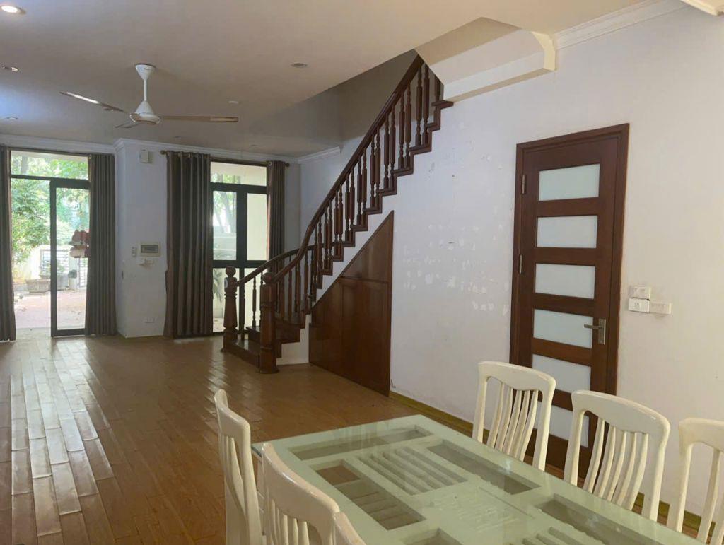 Bán liền kề Vinhomes Thăng Long, DT 127m2, 4 tầng, hoàn thiện giá chỉ 159tr/m2