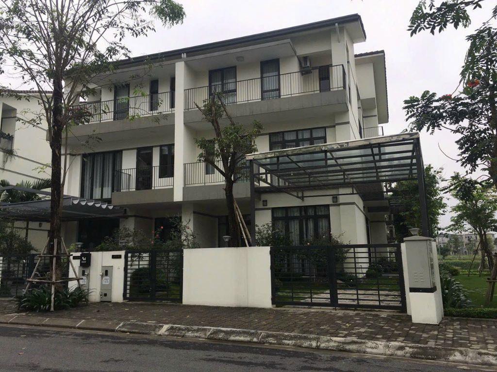 Bán biệt thự góc mặt hồ Vinhomes Thăng Long, DT 260m2, 3 tầng, hoàn thiện đẹp 