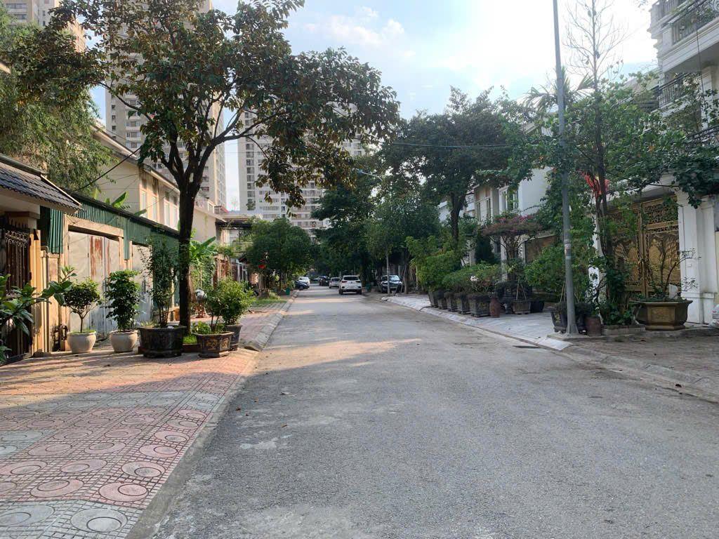 Bán biệt thự Tân Tây Đô, DT 205m2, mt 12m hoàn thiện đẹp, giá chỉ 28.8 tỷ