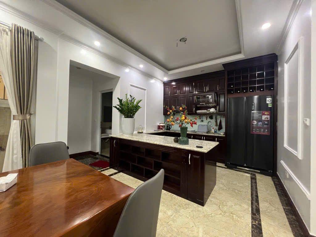 Bán biệt thự Tân Tây Đô, DT 205m2, mt 12m hoàn thiện đẹp, giá chỉ 28.8 tỷ