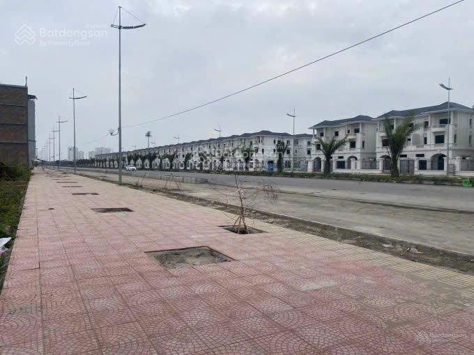 Bán gấp biệt thự 200m2, kđt vườn cam, mặt vành đai 3.5, giá đầu tư