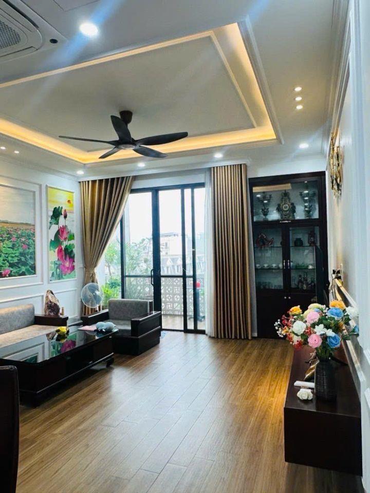 Bán nhà Trũng Trên, xã Kim Chung, DT 75m2, mt5m, 6 tầng, TM, giá chỉ 15.4 tỷ