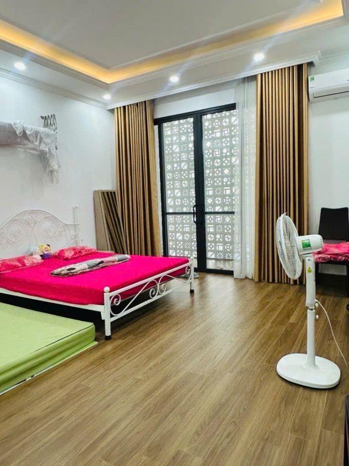 Bán nhà Trũng Trên, xã Kim Chung, DT 75m2, mt5m, 6 tầng, TM, giá chỉ 15.4 tỷ
