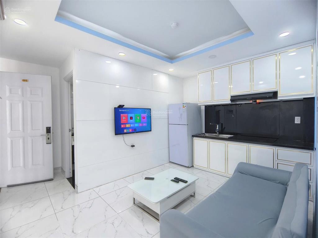 Ch 1pn ban công  gym  hồ bơi  hầm xe  bảo vệ 24/7  hồ con rùa  dinh độc lập