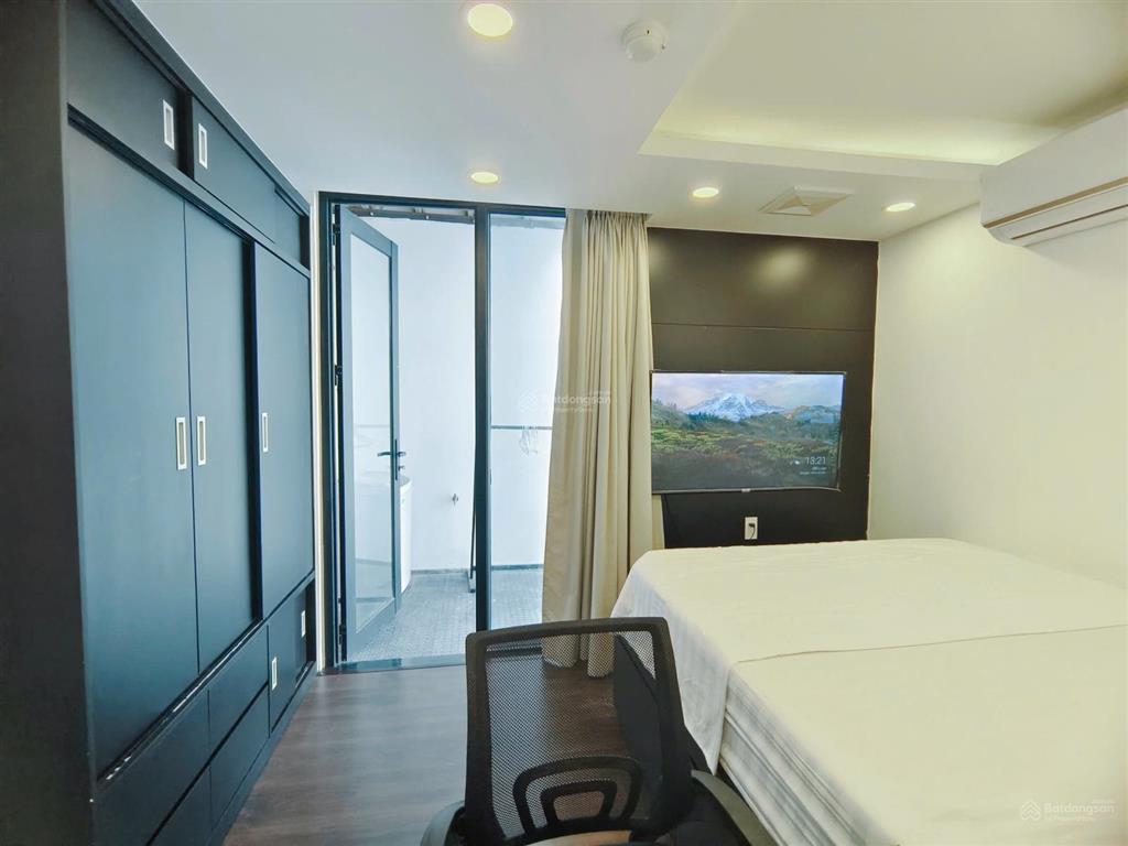 Ch 1pn ban công  gym  hồ bơi  hầm xe  bảo vệ 24/7  hồ con rùa  dinh độc lập