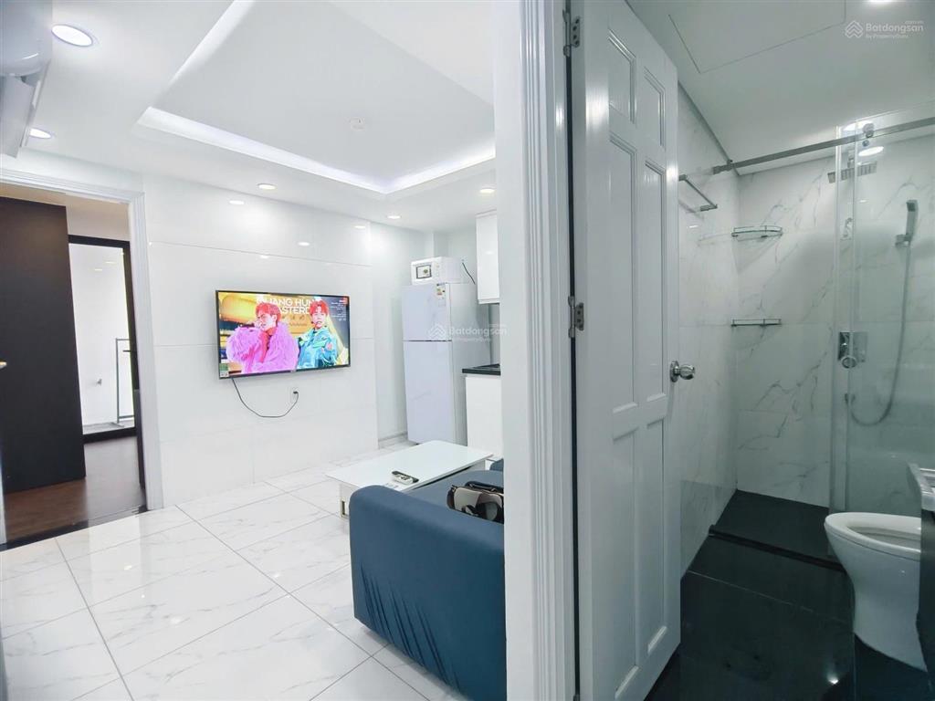 Ch 1pn ban công  gym  hồ bơi  hầm xe  bảo vệ 24/7  hồ con rùa  dinh độc lập