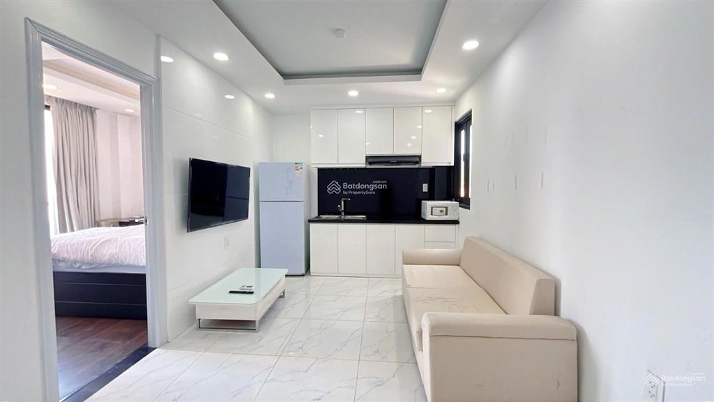 Ch 1pn ban công  gym  hồ bơi  hầm xe  bảo vệ 24/7  hồ con rùa  dinh độc lập