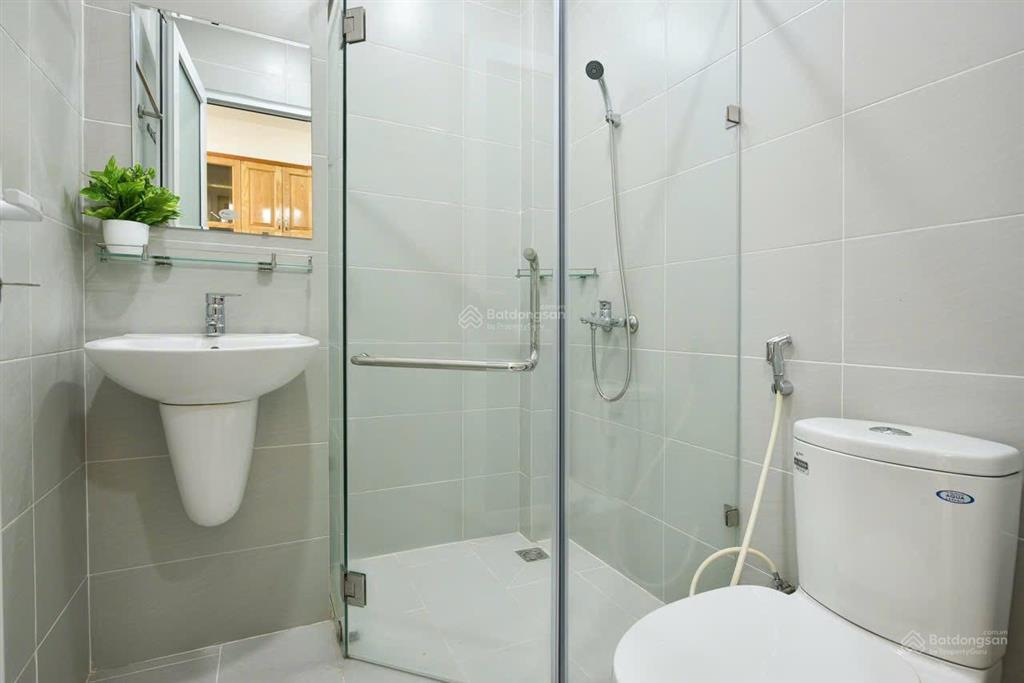 Căn hộ ban công  thang máy  lầu 3  gần bùi viện  cầu ông lãnh  dọn vệ sinh 2 lần/1 tuần