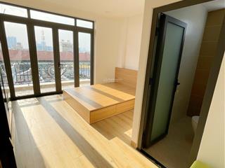 Bến vân đồn q4 ban công cửa sổ thoáng mát ngay sát q1