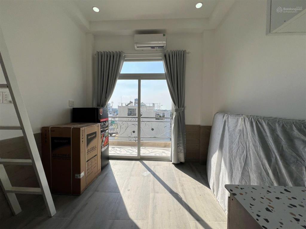 Studio vừa trống  phòng đẹp như hình  tách bếp  ban công vị trí tạ quang bửu q8  parcmall
