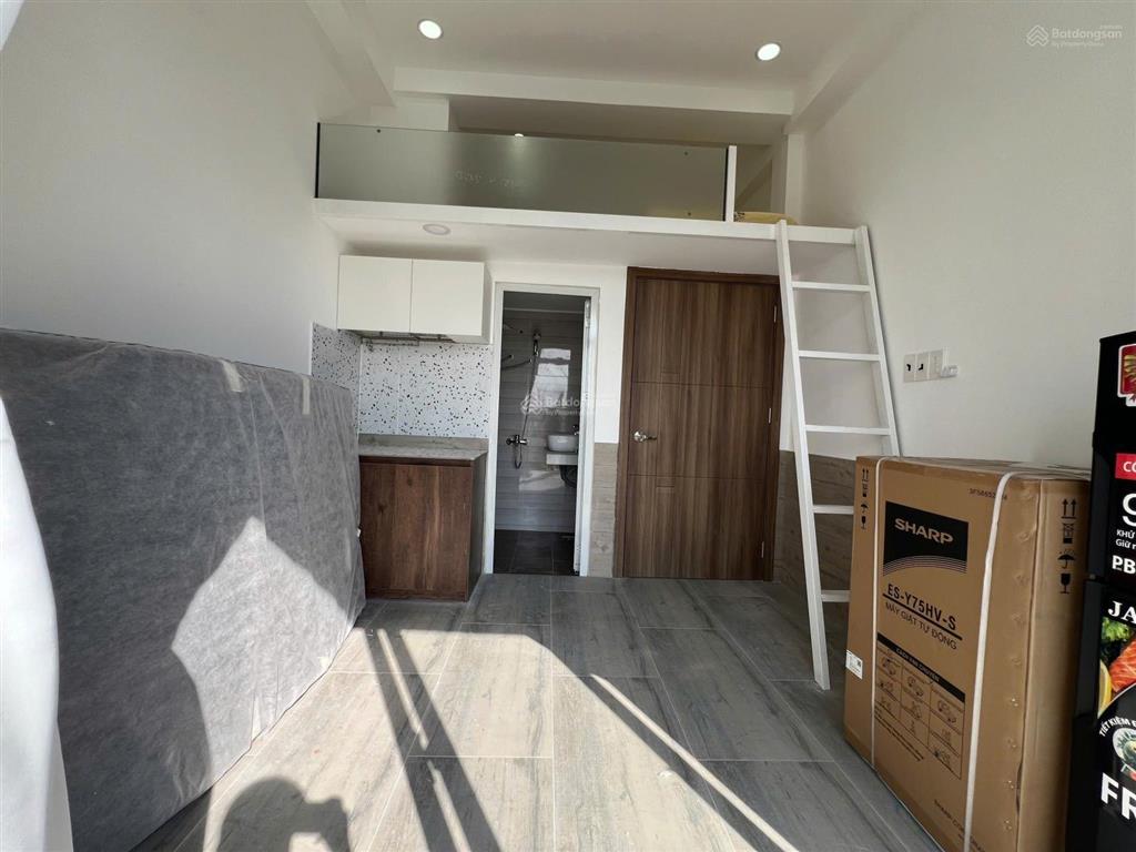 Studio vừa trống  phòng đẹp như hình  tách bếp  ban công vị trí tạ quang bửu q8  parcmall