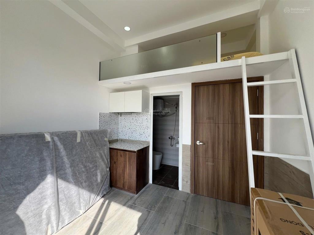 Studio vừa trống  phòng đẹp như hình  tách bếp  ban công vị trí tạ quang bửu q8  parcmall