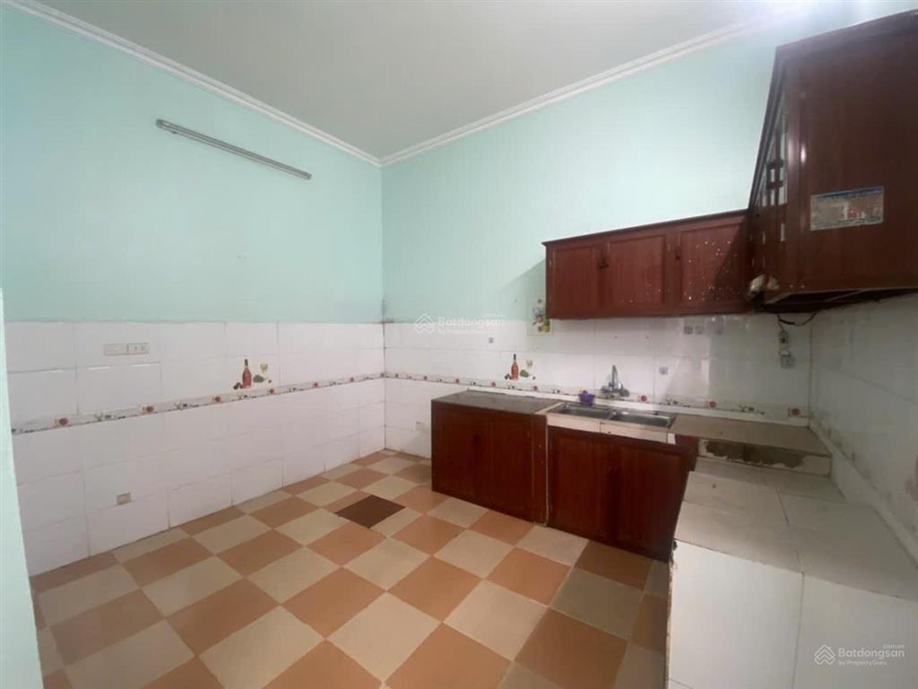 Cần bán rẻ nhà dân xây 3t 60m2. mt4.8  ngõ thông  taxi đỗ/vào nhà chỉ 11.8 tỷ