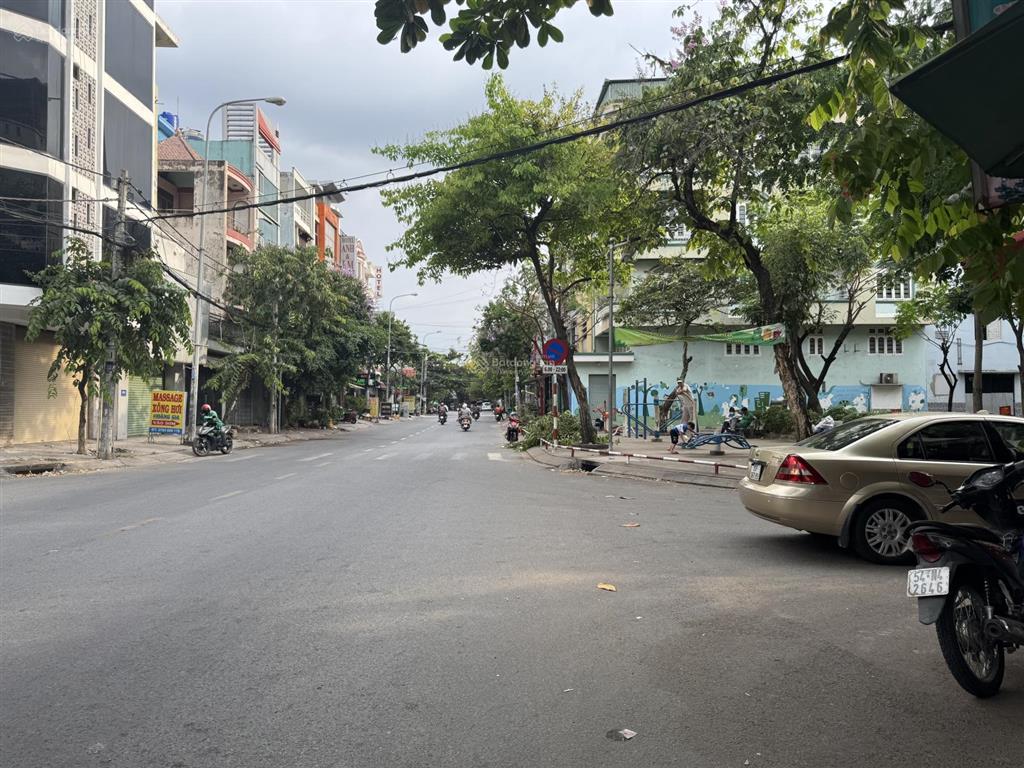 Chủ kẹt bán nhanh nhà mt khu nam long q12 hcm  vị trí kd sung dt 4,5x18m giá 8,3 tỷ còn bớt